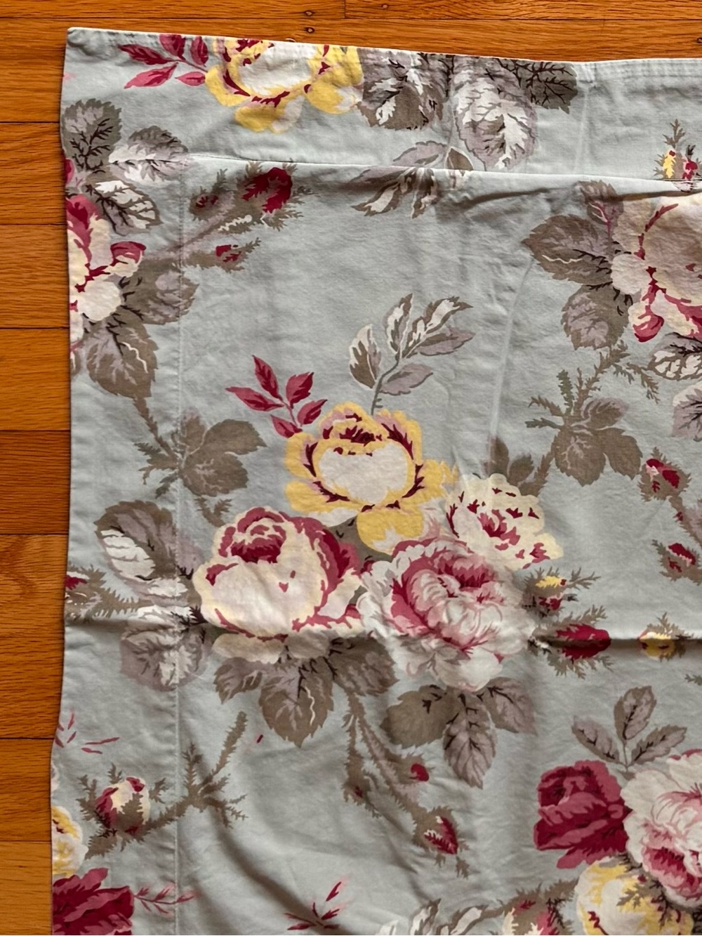 Pottery Barn Cottage Floral Standard Pillow Shams (set of 2) - Picture 5 of 8